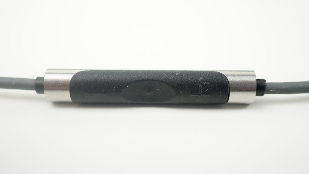 rha-mha750-i-in-ear-headphones-3