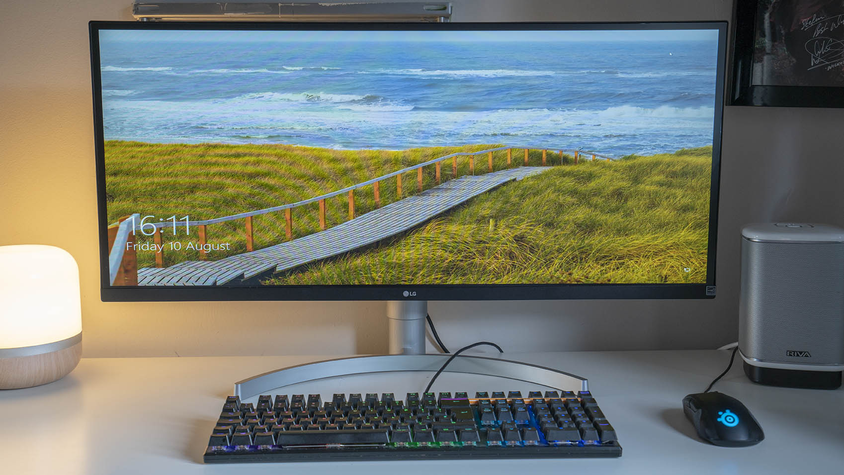 LG 34WK650 Ultra-Wide Monitor