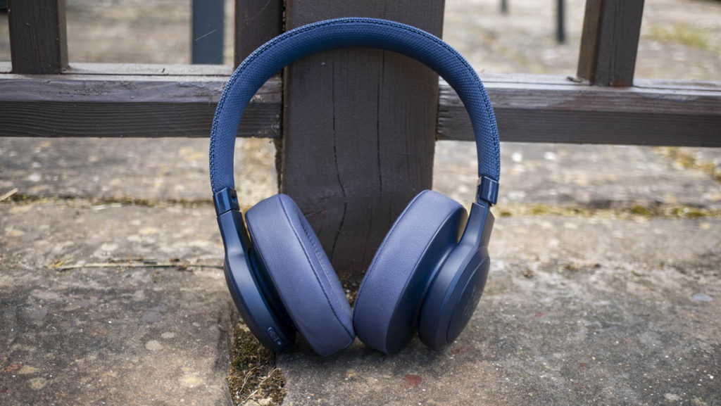 JBL LIVE500BT Bluetooth headphones